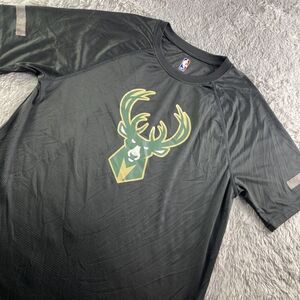 Milwaukee Bucks Shirt Mens Medium Black Green Cream Performance Short Sleeve NBA